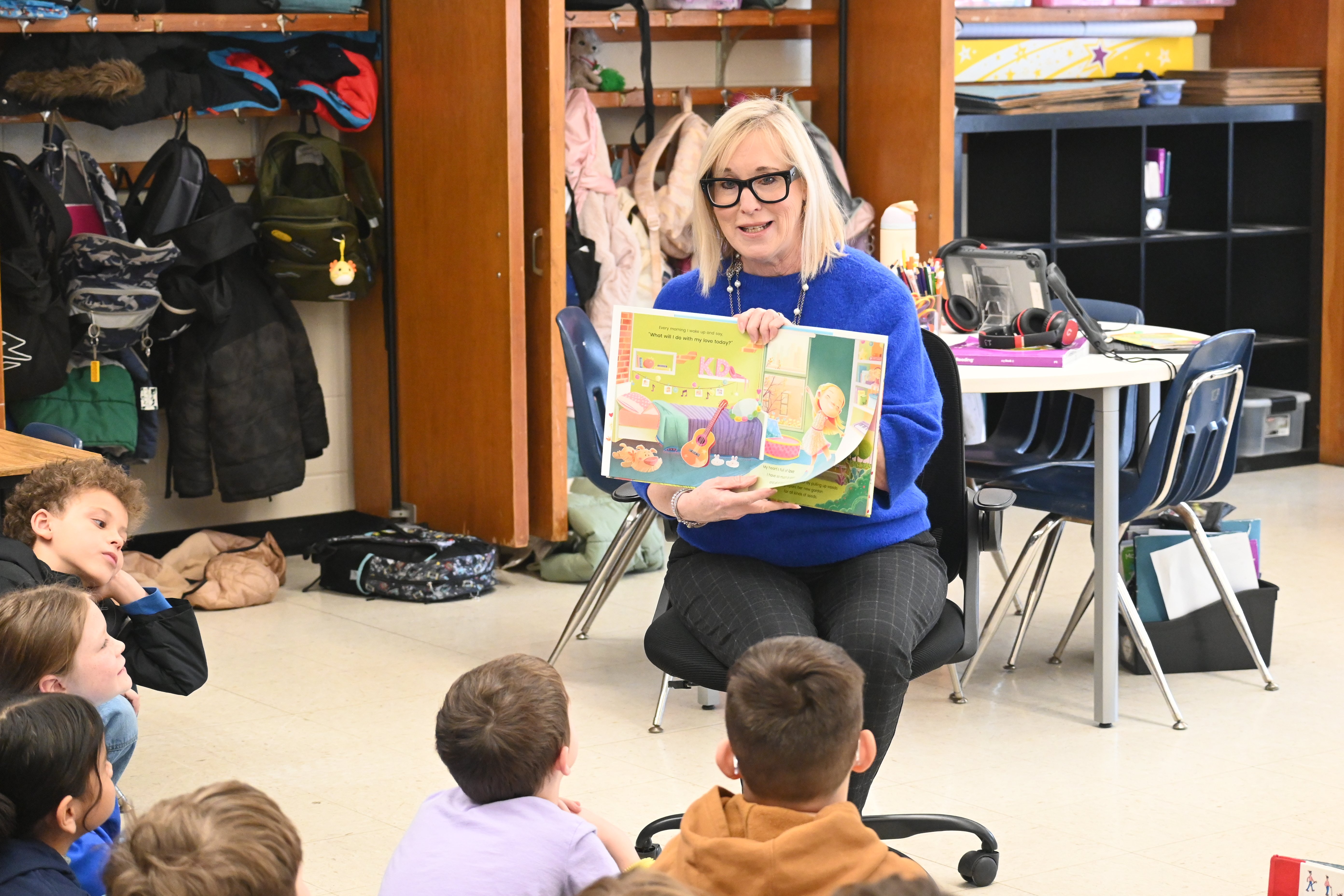 Rep. Hall Participates in Annual Reading Event