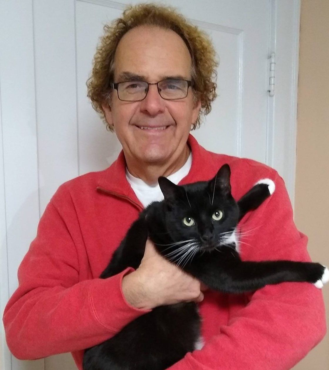 Delnicki Fights to end the Declawing of Cats (VIDEO)