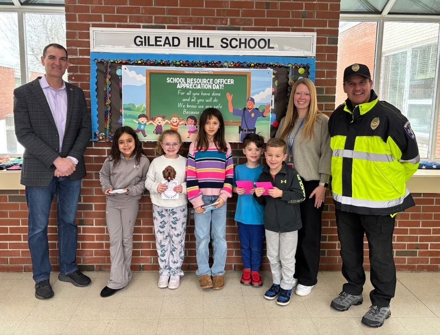Students Create Valentine's Day Cards for First Responders