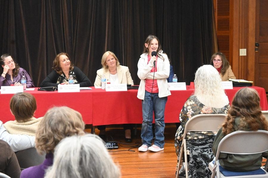 Rep. Haines Hosts Successful “Hands Off Homeschoolers” Forum in East Haddam