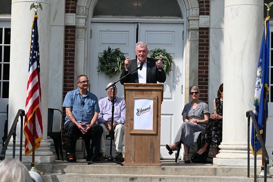 Rep. Foncello Celebrates Newtown’s Designation as Connecticut’s 17th Cultural District