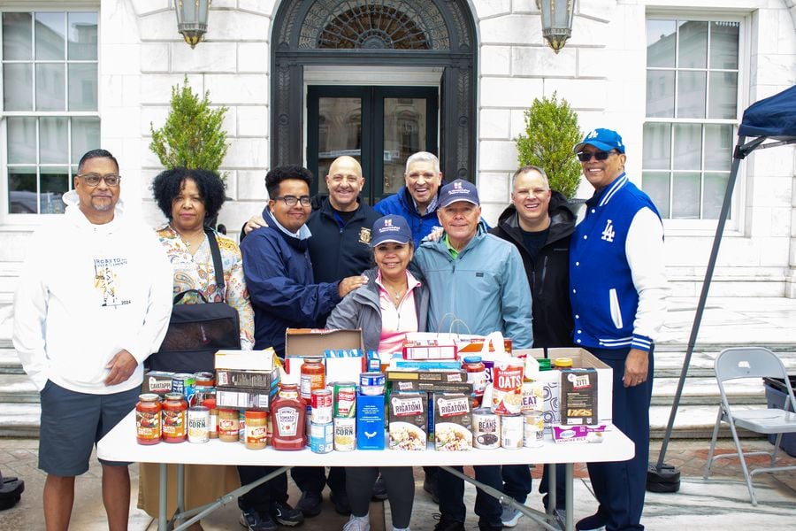 Rep. Pizzuto, Waterbury Delegation Host Successful Food Drive